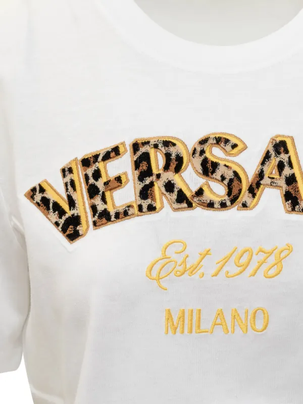 お値引きしました⭐︎VERSACE ヴェルサーチェ Tシャツ ロゴ ホワイト Versace ロゴ Tシャツ | ホワイト | FARFETCH JP