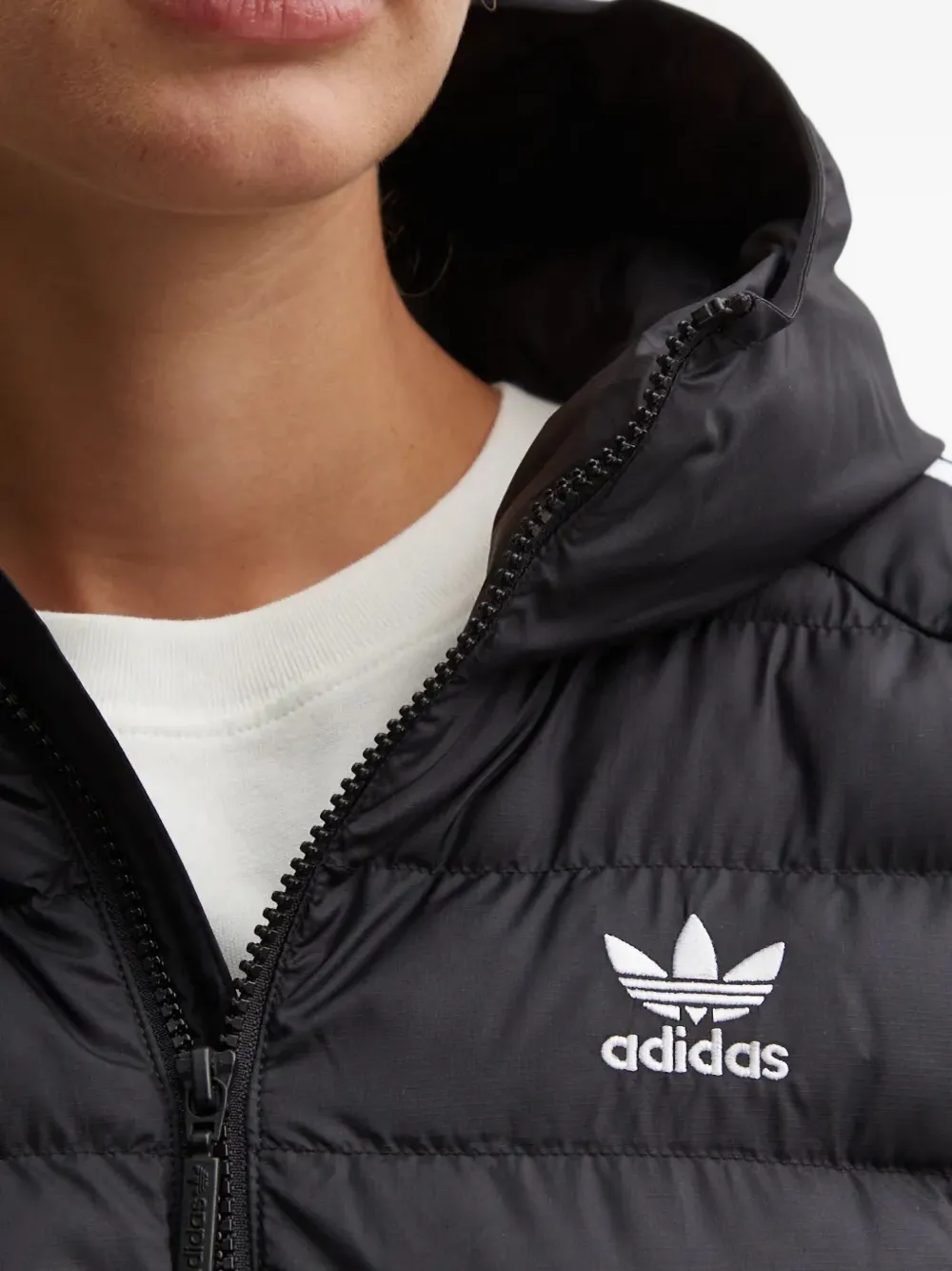 adidas Donsjack met capuchon en drie strepen Zwart
