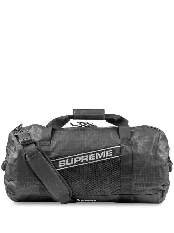 Supreme logo print Duffle Bag Black FARFETCH TR