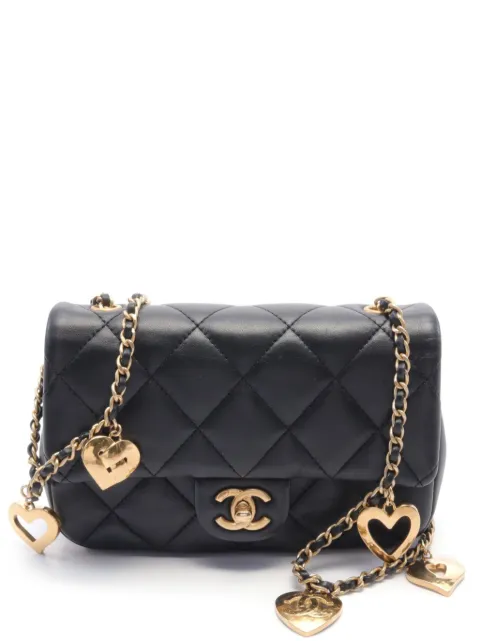 CHANEL 2021 heart-charm diamond-quilted flap shoulder bag Women