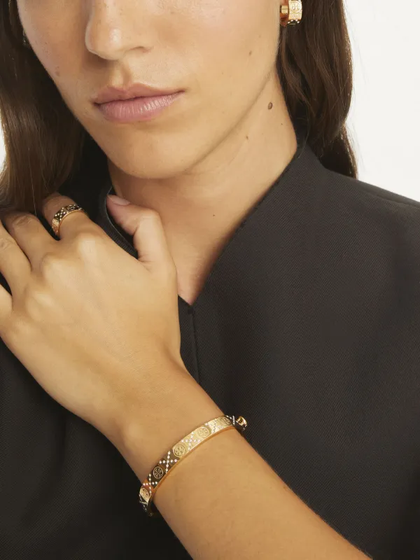 Tory Burch T モノグラム ブレスレット | ゴールドトーン | FARFETCH JP