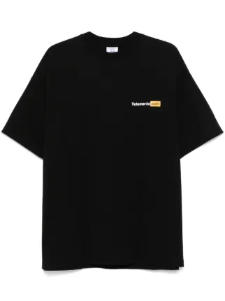 VETEMENTS ロゴ Tシャツ | ブラック | FARFETCH JP