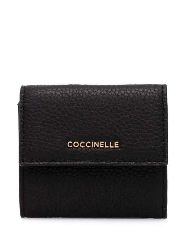 折りたたみ財布 COCCINELLE LOGO LLIC SOFT WALLET 26746127_57382171_600.jpg