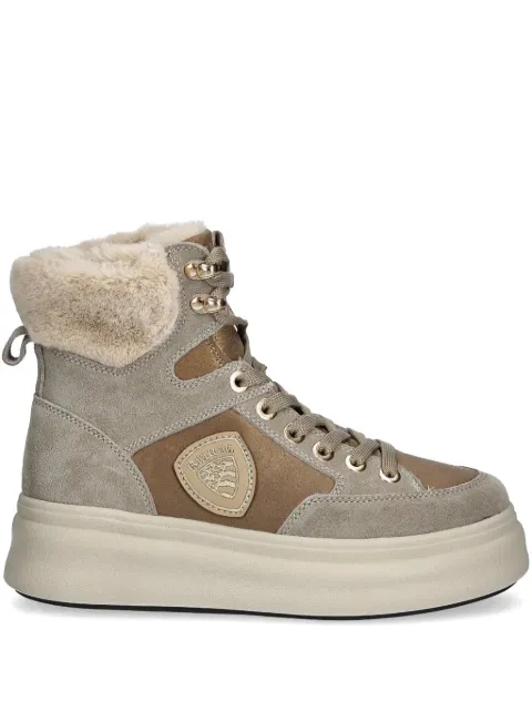 Blauer botas con agujetas