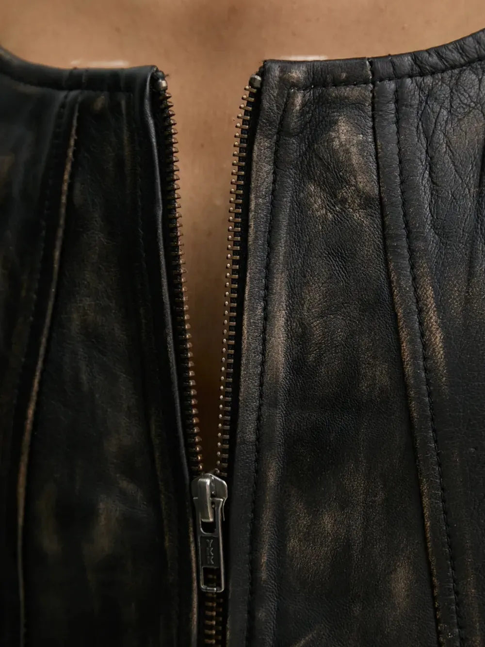 Gestuz Linera top Bruin