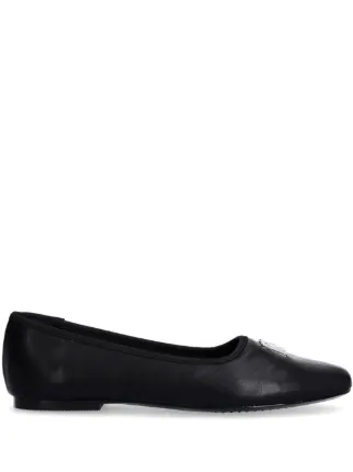 DKNY