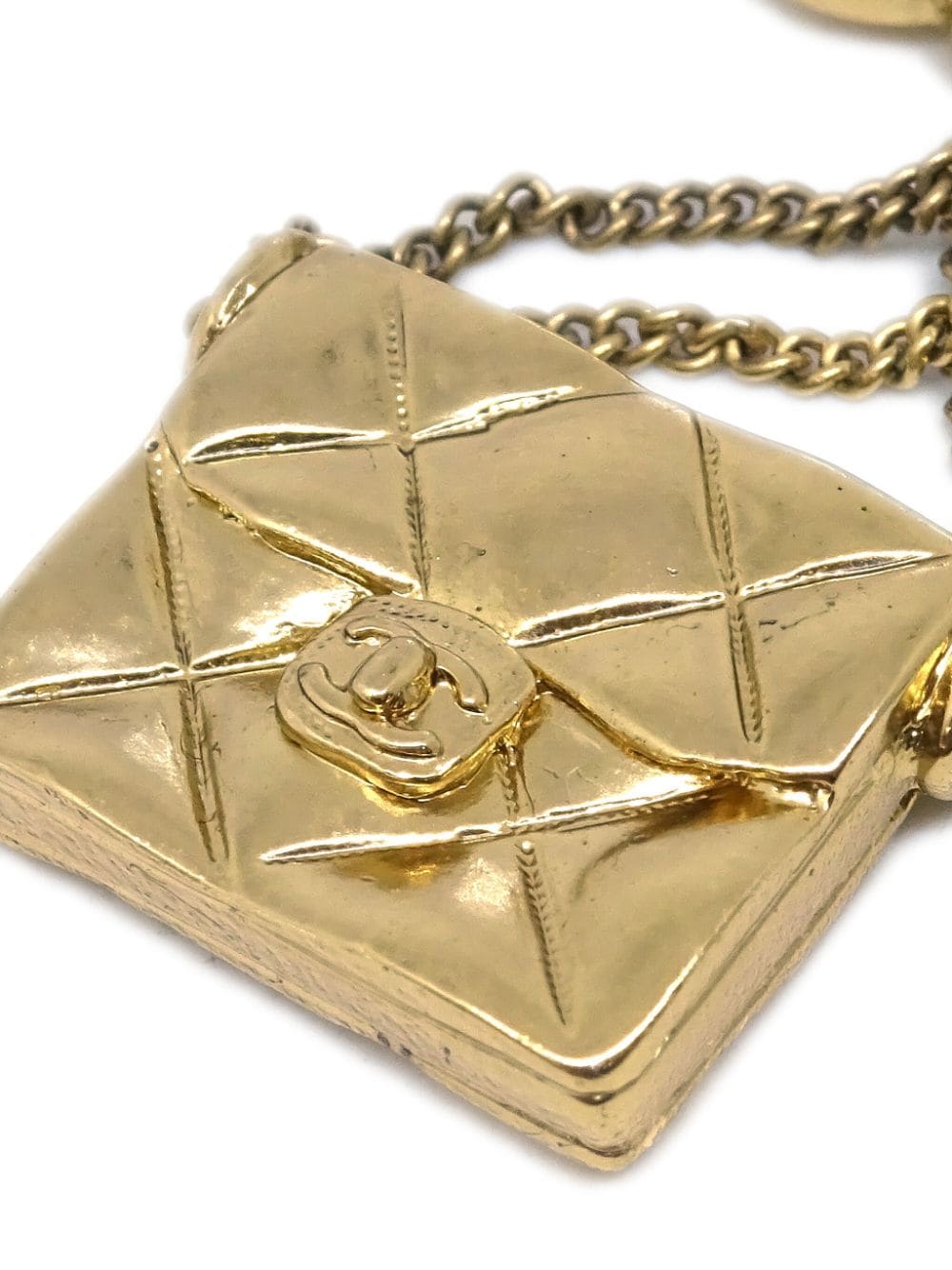 CHANEL Pre-Owned 2002 oorbellen met CC-bedel - Goud