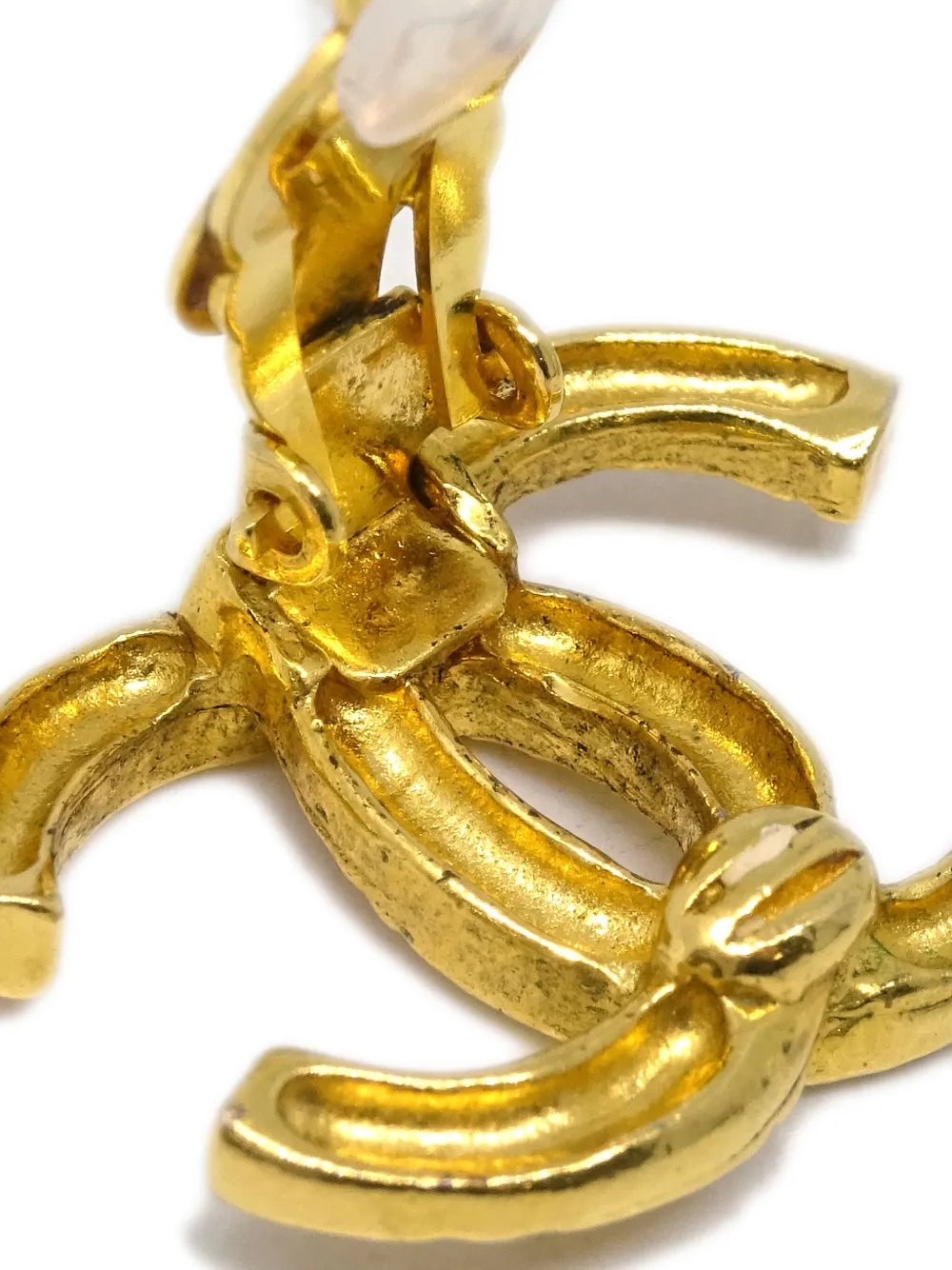 Pre-owned Chanel 1990-2000s Cc Clip-on Earrings In Gold