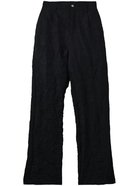 Spencer Badu pantalones con pinzas y efecto arrugado