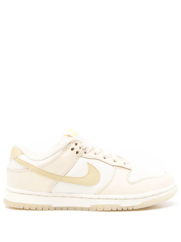 nike dunk nude