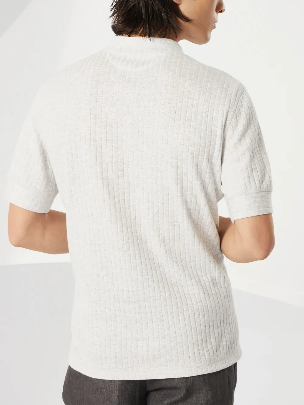 Brunello Cucinelli Geribbeld T-shirt met V-hals Grijs