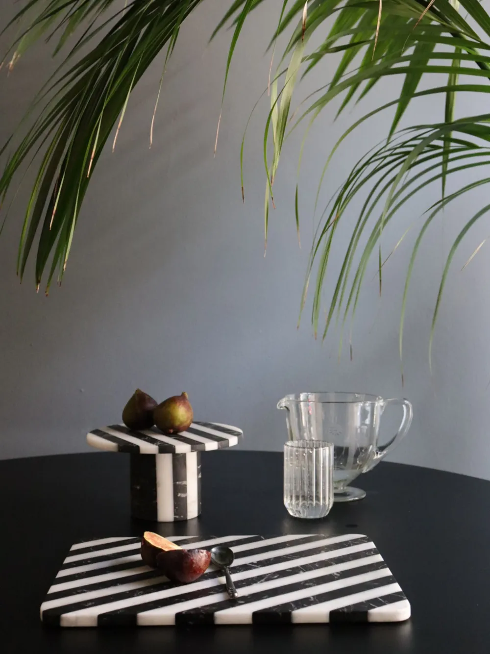 Shop Editions Milano Alice Chopping Board In 黑色