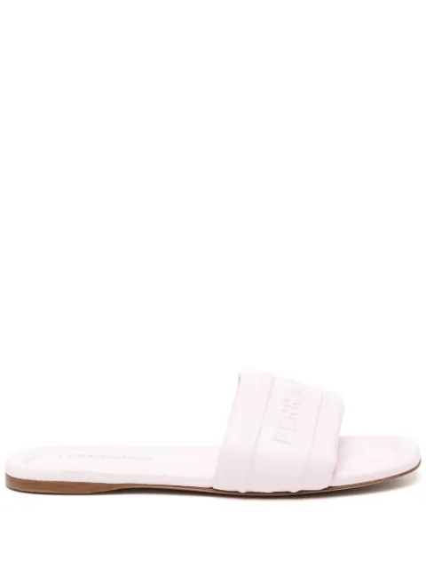 Ferragamo flip flops con logo