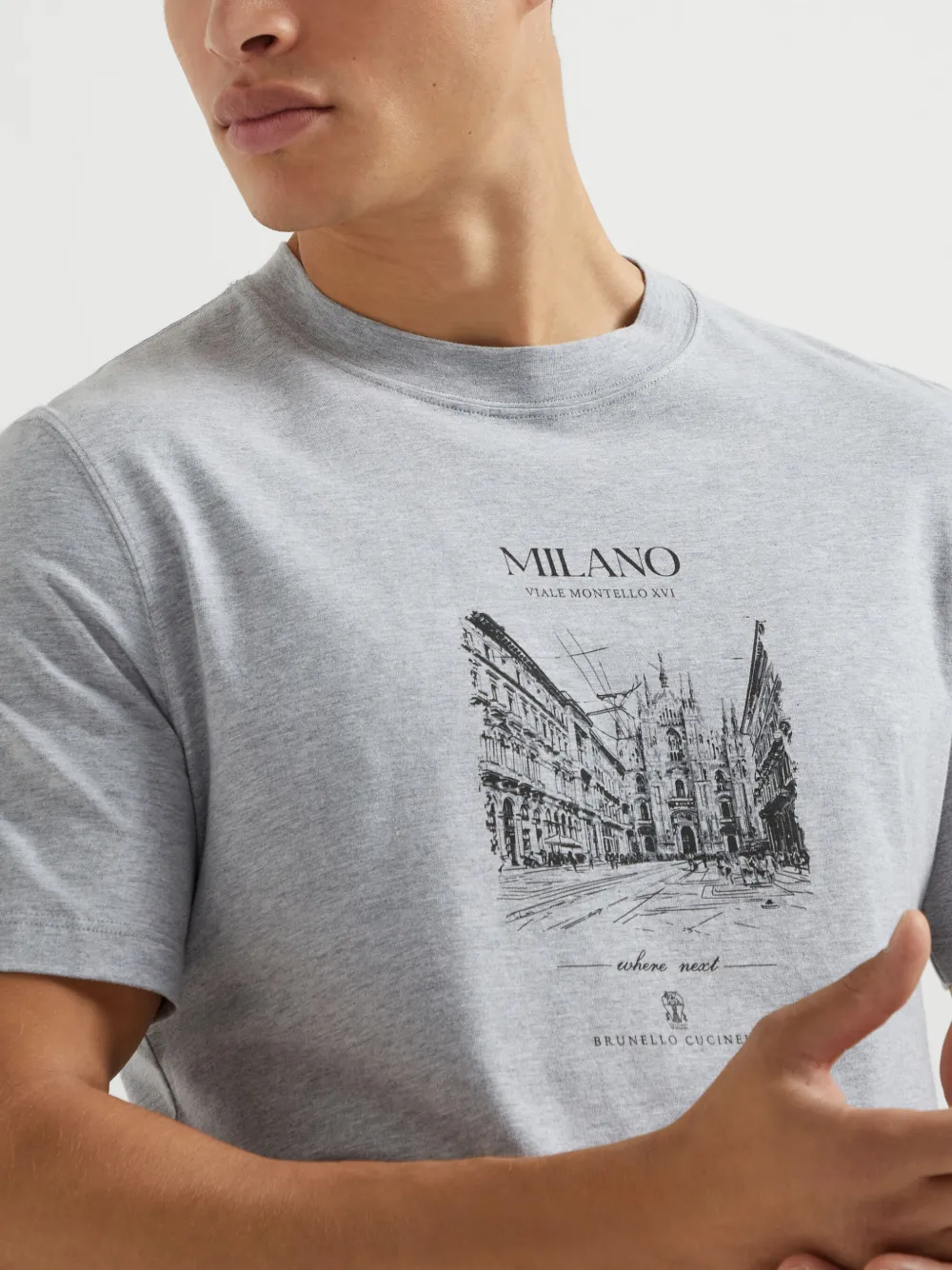 Brunello Cucinelli Katoenen T-shirt met grafische Milaan print Grijs