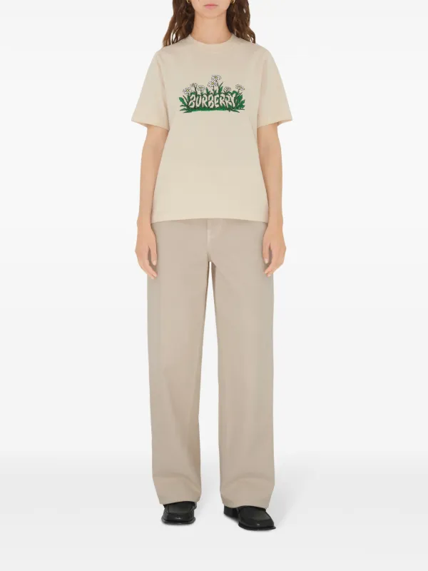 ★Burberry★ Daisy Logo Cotton Short Sleeve T-Shirt Fit 8102 Burberry Daisy Logo Cotton T-shirt | Neutrals | FARFETCH