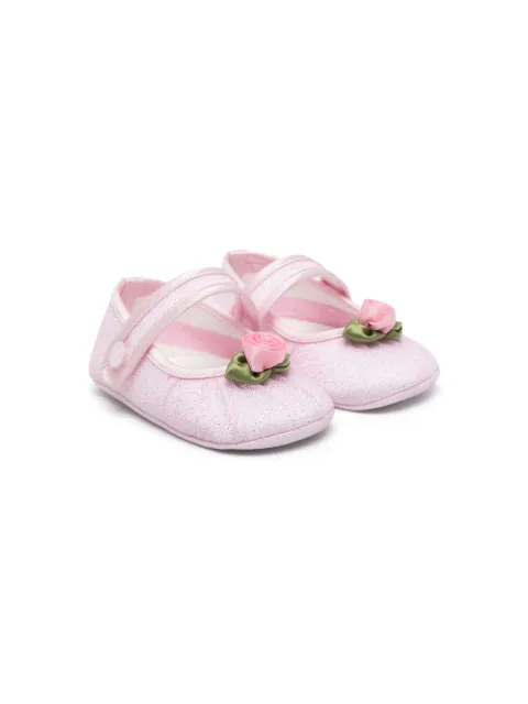 Monnalisa zapatos primeros pasos con aplique de rosa