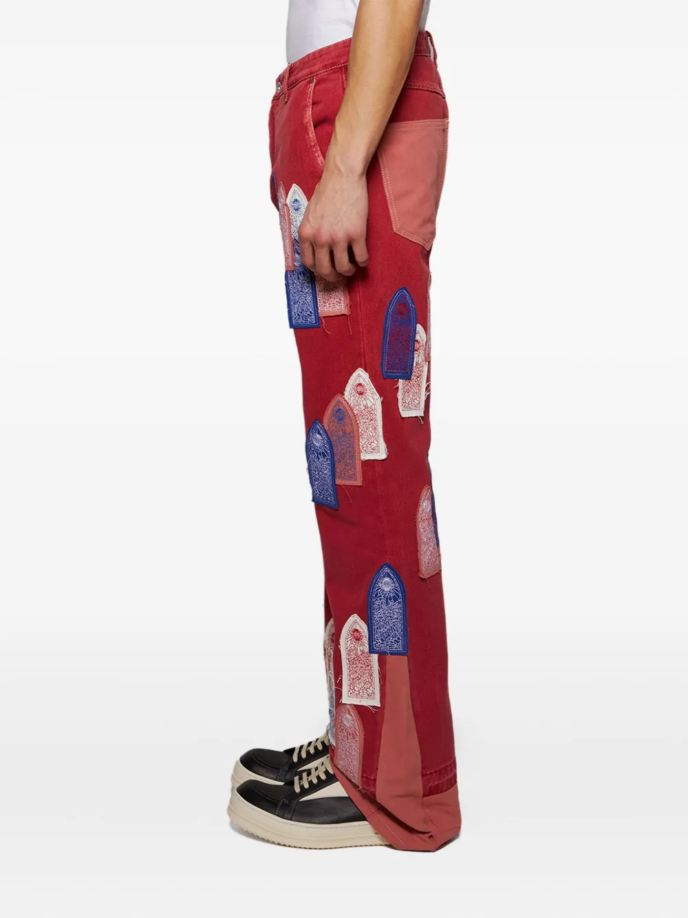 Who Decides War Jeans met patch Rood