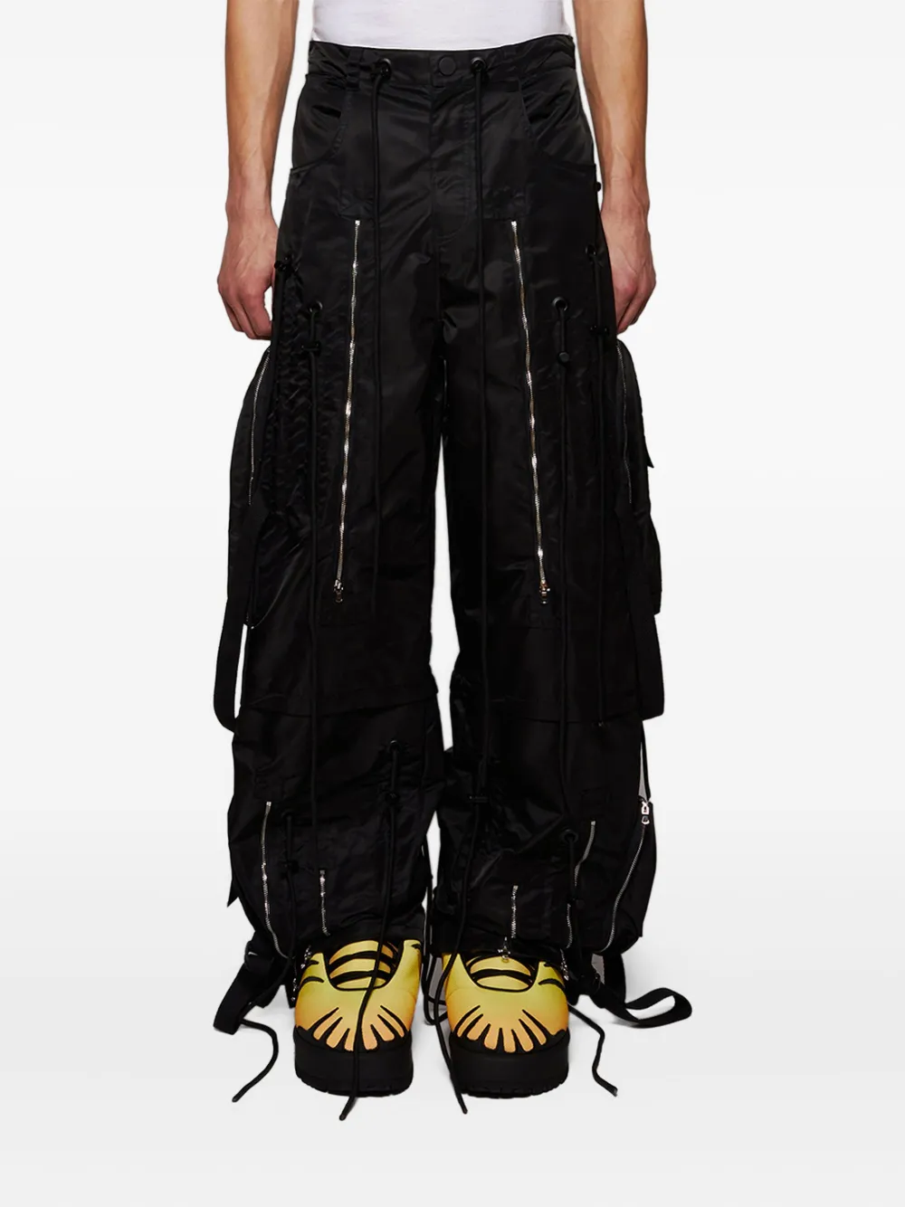 Who Decides War Cargo broek Zwart