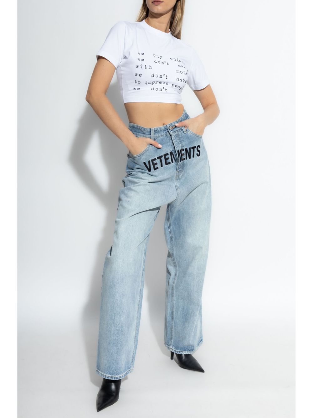 VETEMENTS slogan-print T-shirt - White