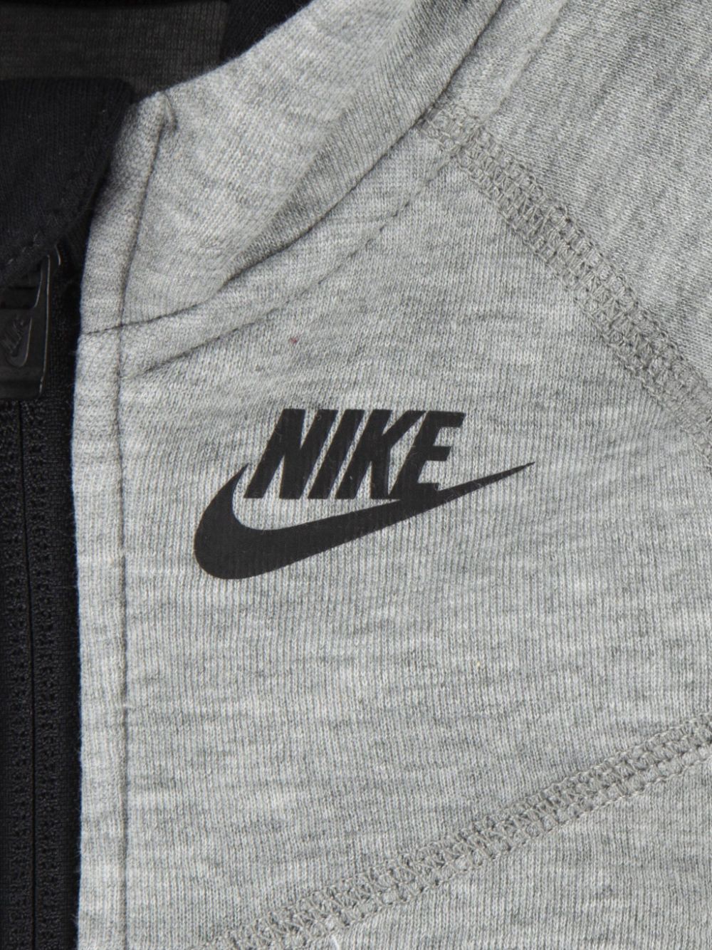 Nike Kids Buitenkleding met logoprint Grijs