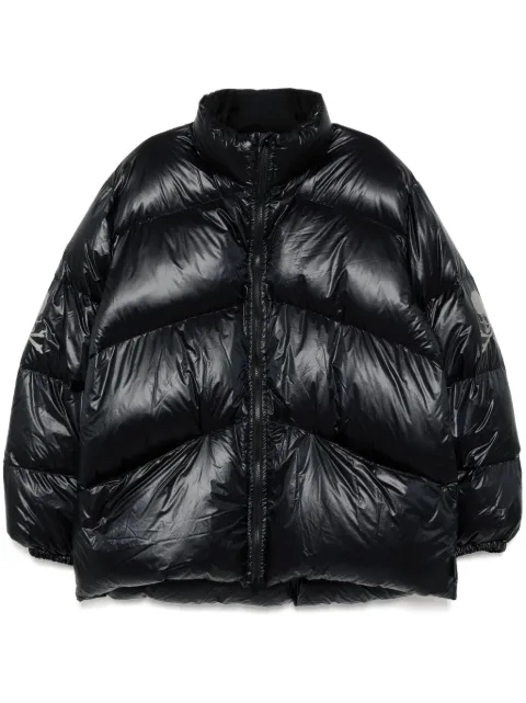 Mastermind World chamarra capitonada con logo estampado