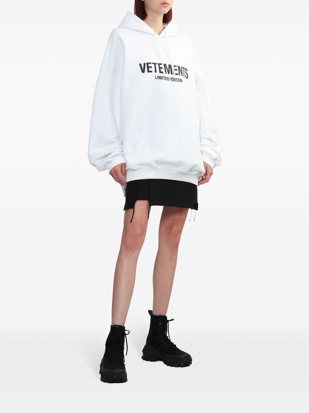 VETEMENTS logo-print hoodie - White