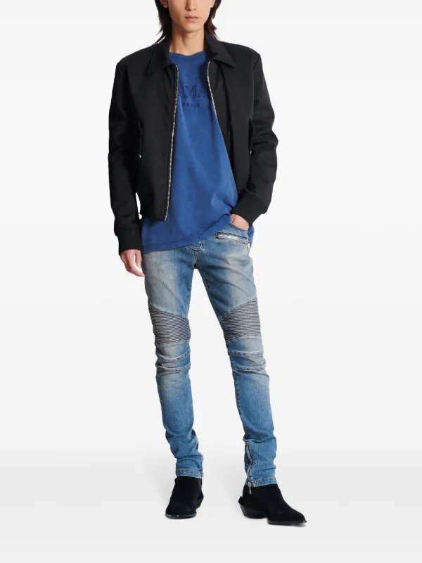 【関税込み】Balmain ブルー エンボスロゴ フーディ Balmain ロゴ Tシャツ | ブルー | FARFETCH JP