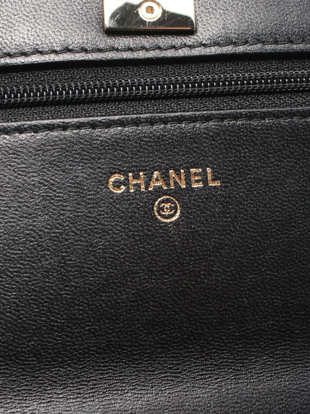 CHANEL Pre-Owned 2018 Trendy CC V-Stitch shoulder bag WOMEN