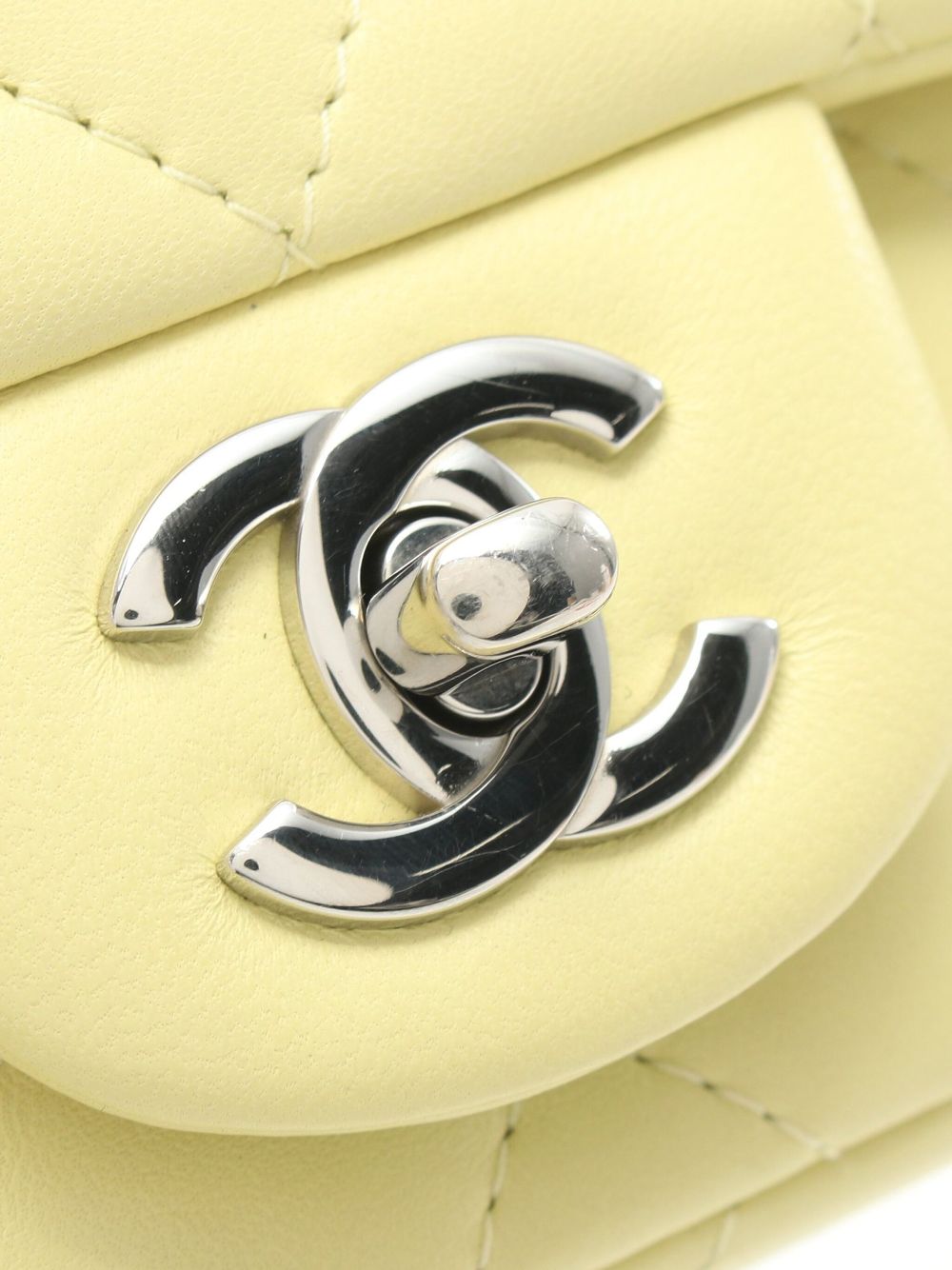 CHANEL 2021s matelasse-effect shoulder bag Women