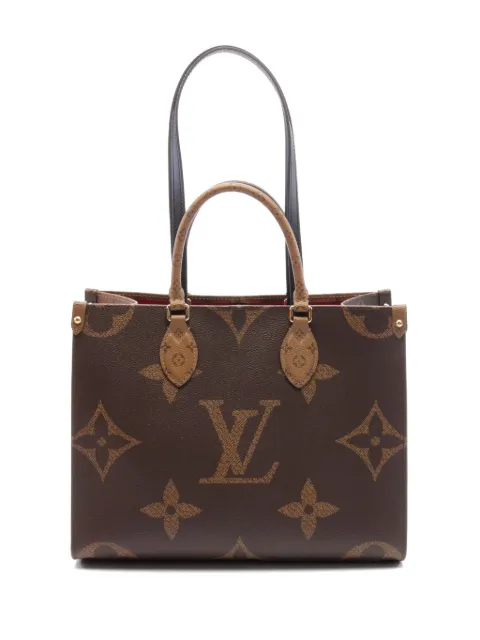 Louis Vuitton Pre-Owned 2021s OnTheGo MM shoulder bag WOMEN