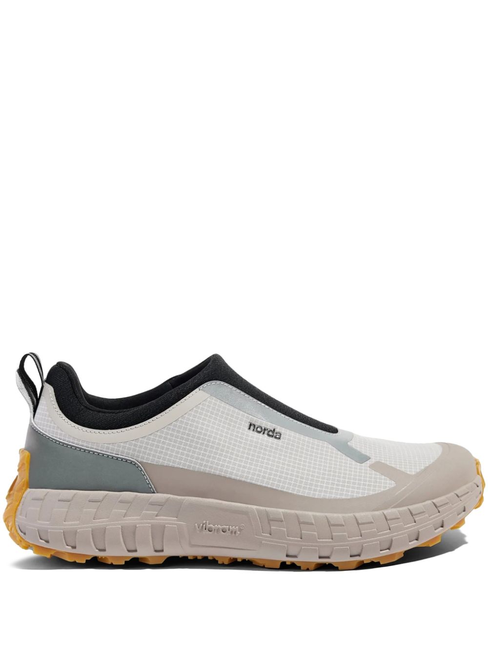 003 Trail sneakers