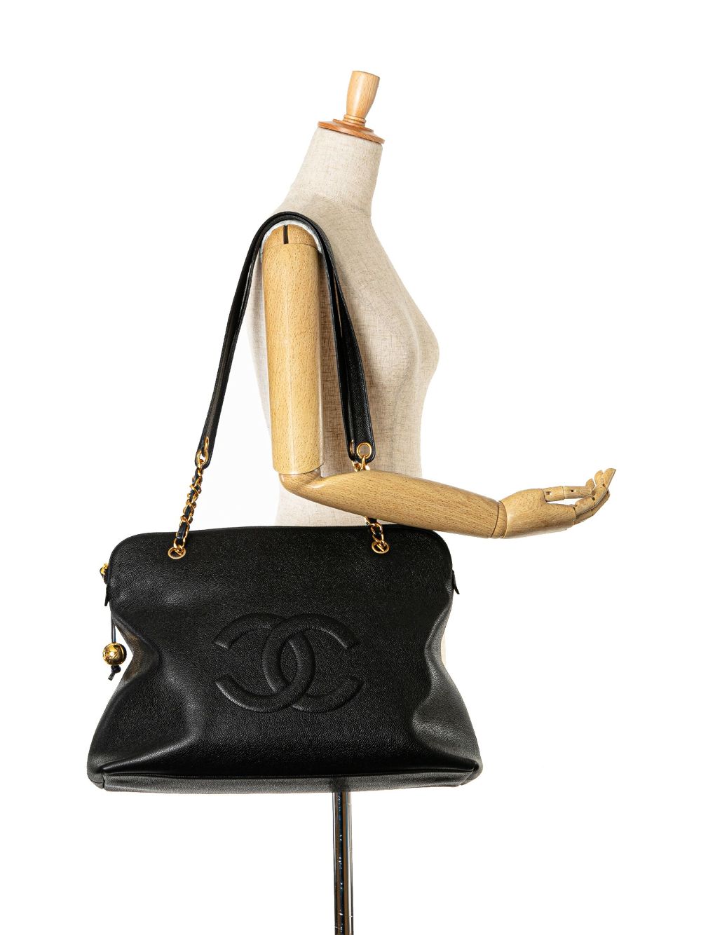 CHANEL Pre-Owned 1994-1996 CC Caviar shoulder bag WOMEN