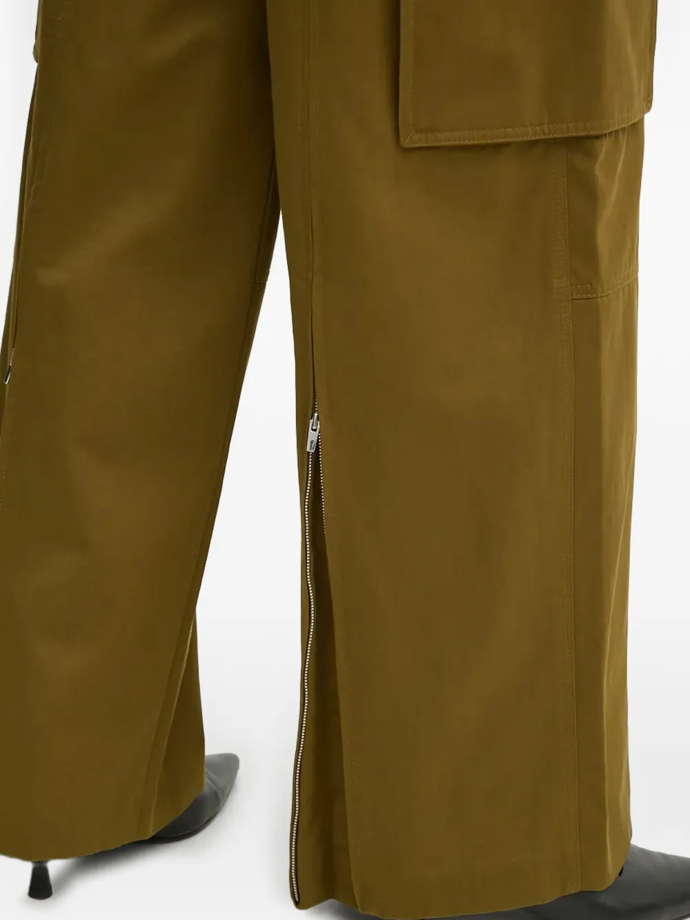 A.L.C. Broek met cargo zak Groen