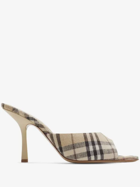 Burberry チェック サンダル