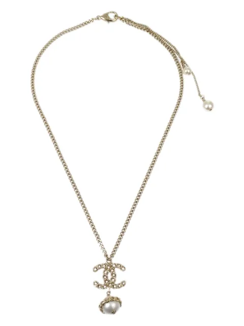 CHANEL Pre-Owned قلادة لؤلؤ صناعي 2016 بشعار CC