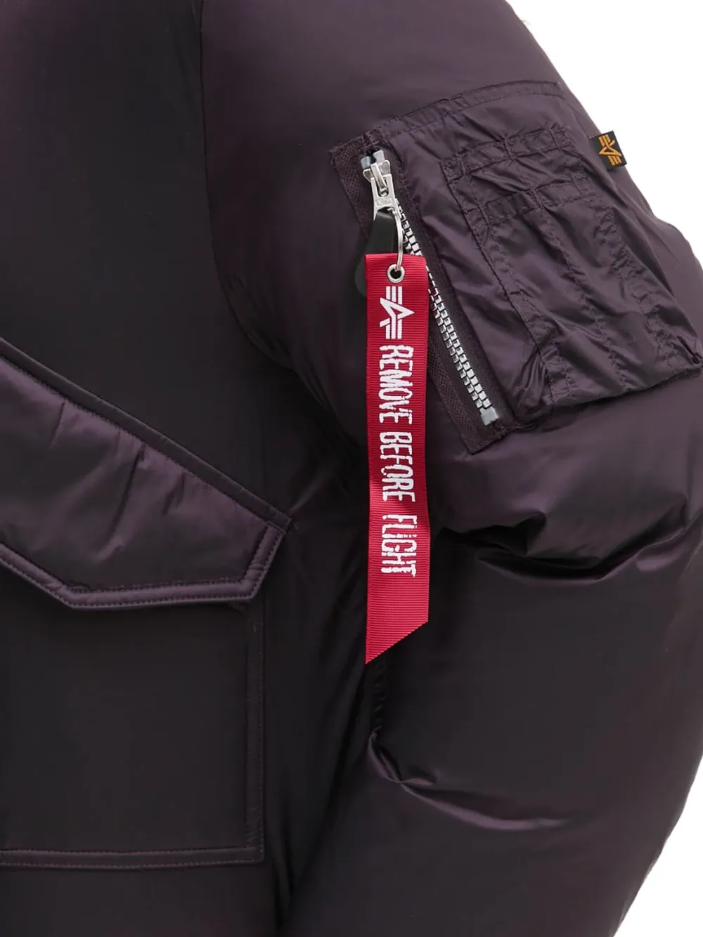 Alpha Industries MA-1 bomberjack met ritszak Paars