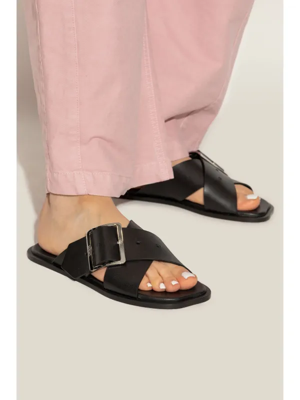 サンダル・ミュール Loewe Petal Flat Sandal Petal Belt flat sandal in vegetable-tanned calfskin Black