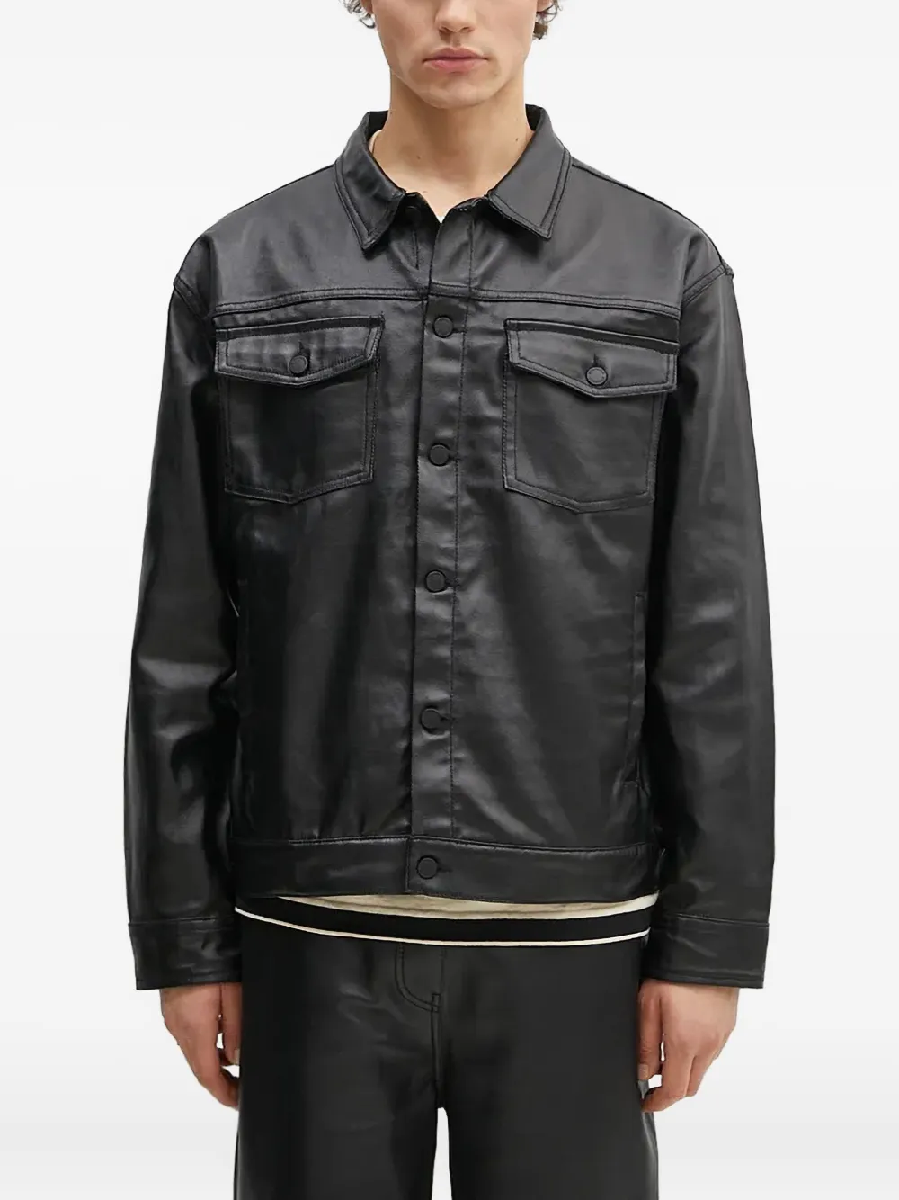 button-fastening flap-pocket shirt jacket