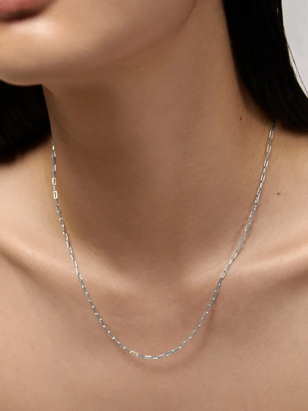 Monica Vinader collar de cadena en oro blanco de 14kt | Joyas de lujo | Image 2