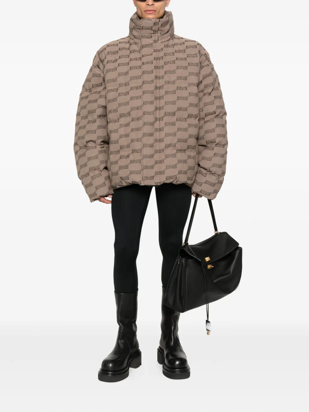 Balenciaga Gewatteerd jack met logopatroon Bruin