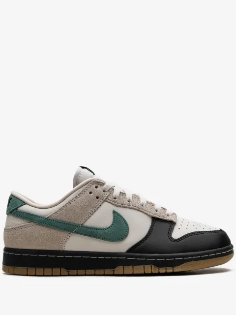 Nike Dunk Low sneakers