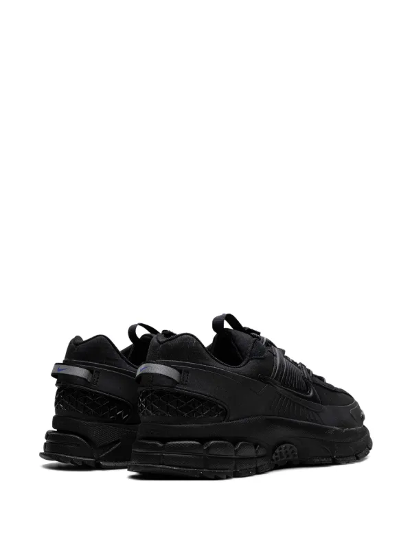 Amazon.com | Nike Men's Zoom Vomero Roam, Black/Racer Blue
