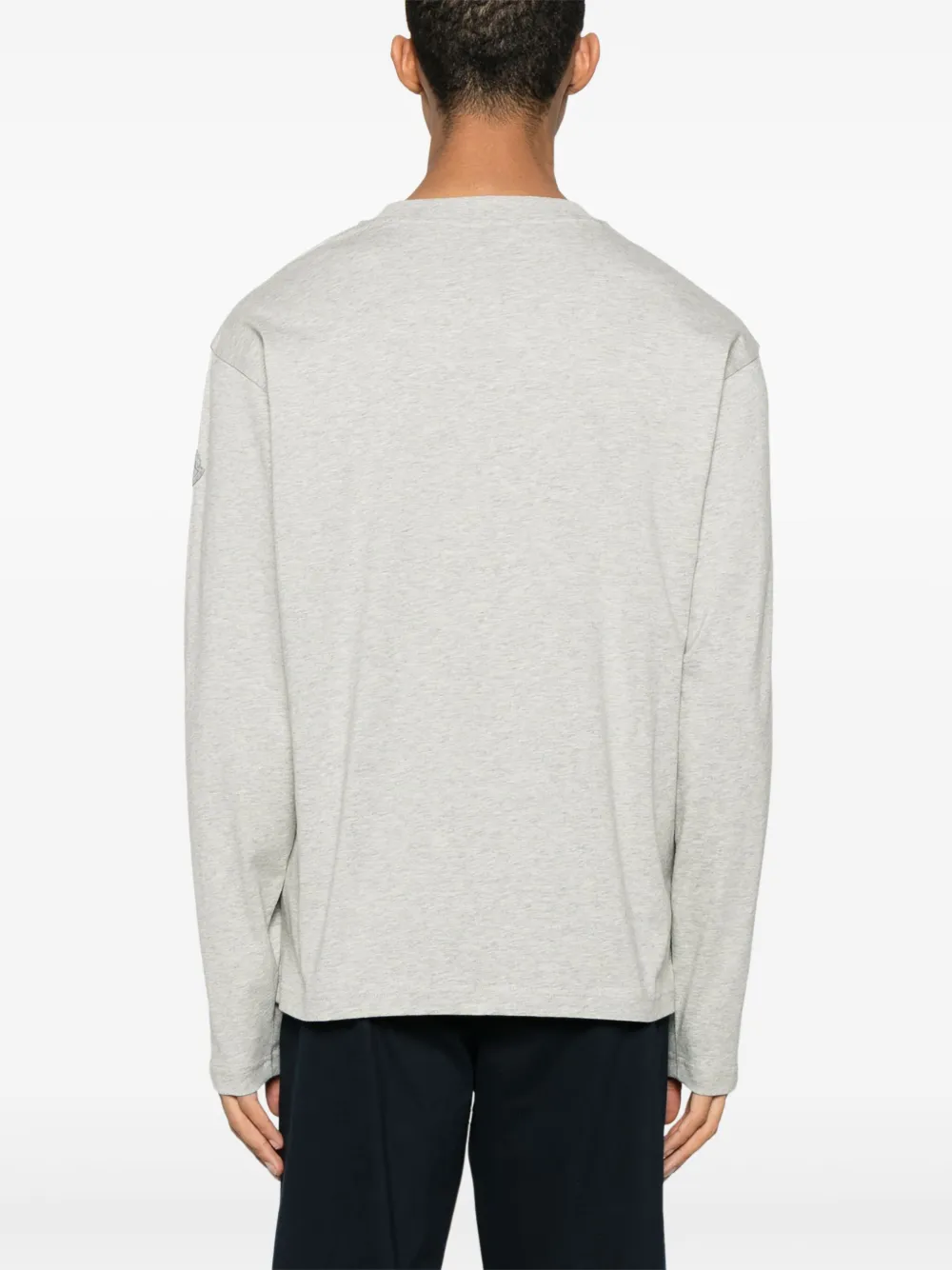 Moncler グラフィティロゴ ロングTシャツ | グレー | FARFETCH JP Moncler グラフィティロゴ ロングTシャツ | グレー | FARFETCH JP