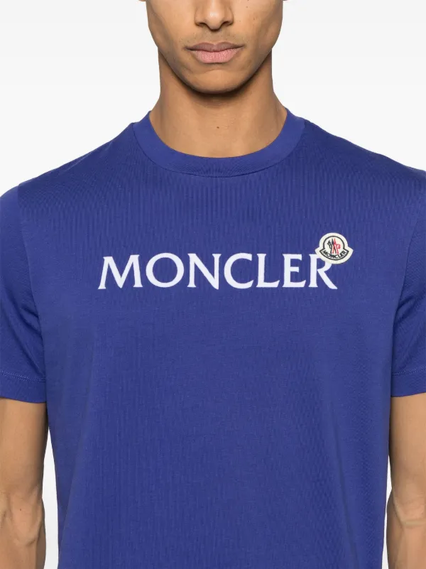 【関税込み】Moncler ブルー フロックロゴ Tシャツ Moncler フロックロゴ Tシャツ | ブルー | FARFETCH JP