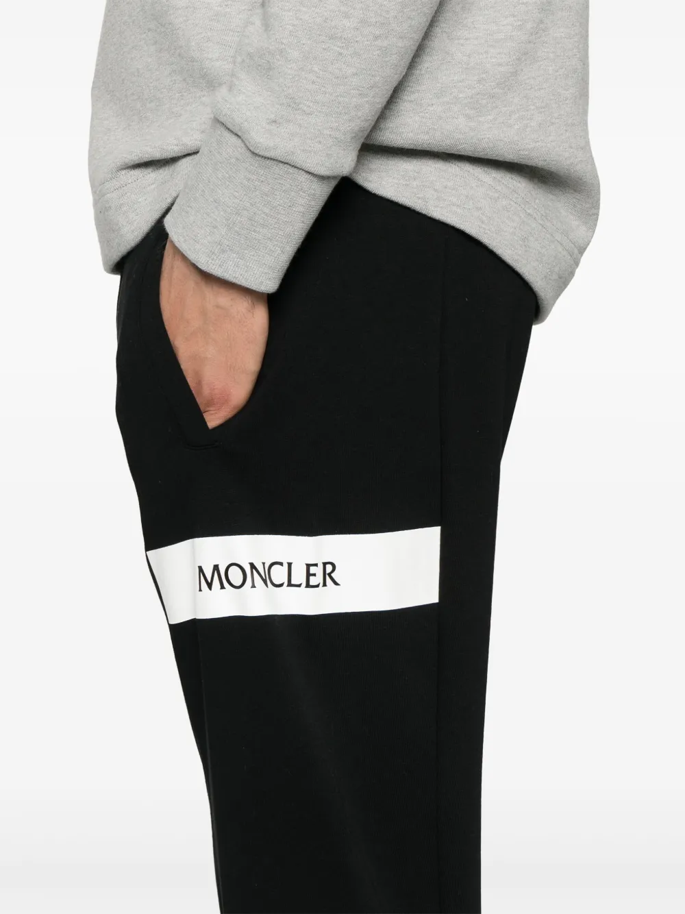 Moncler Trainingsbroek met logo-reliëf Zwart