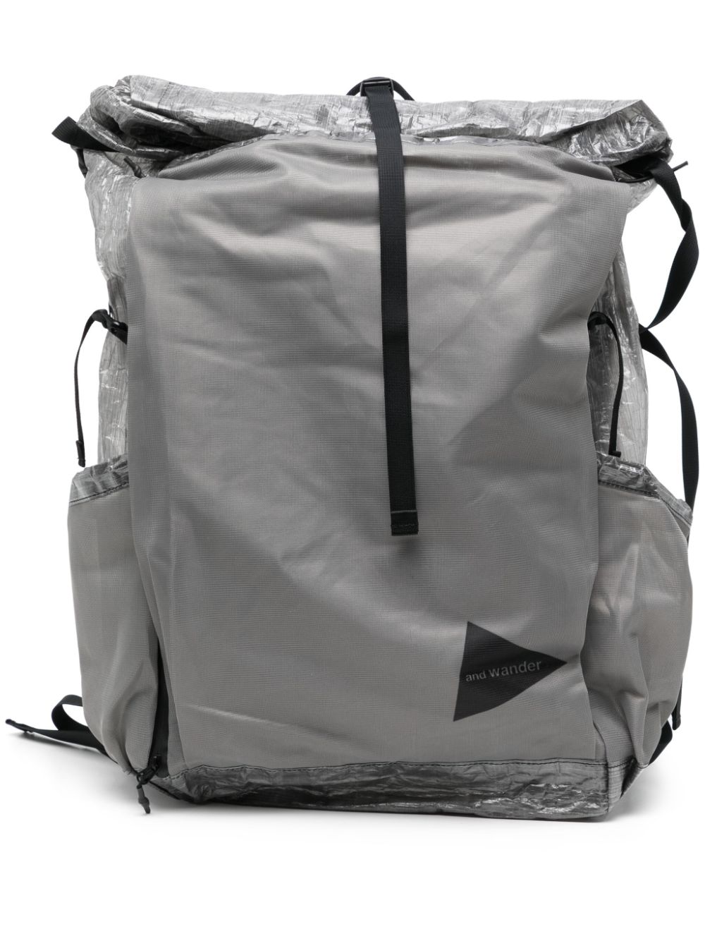 buckle fastening backpack