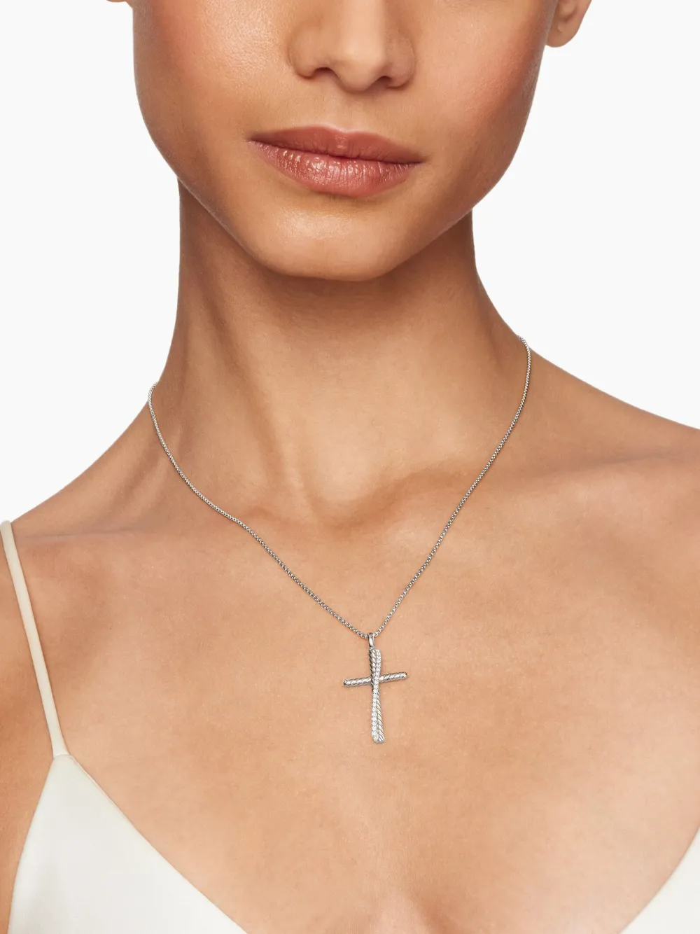 David Yurman Sterling Silver Crossover Cross Diamond Necklace In 银色