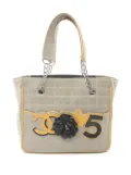 CHANEL Pre-Owned 2005-2006 Camellia No.5 tote bag - Grey