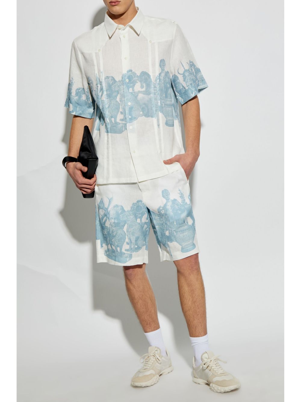 Givenchy graphic-print shorts - Wit