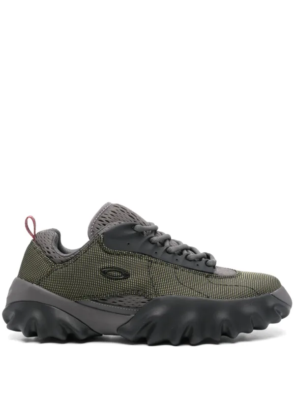 Oakley Factory Team Chop Saw Sneakers | Green | FARFETCH IN